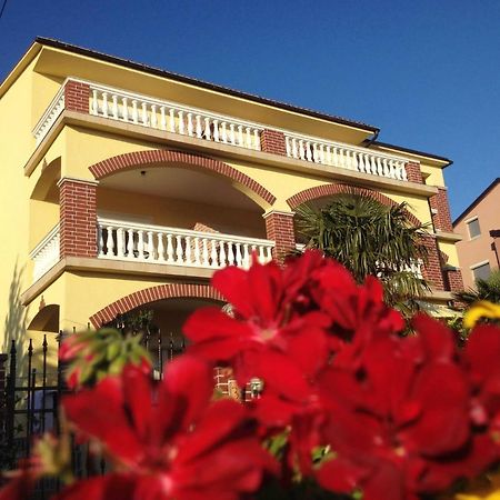 Bed & Breakfast Ruzica Novi Vinodolski Exteriör bild