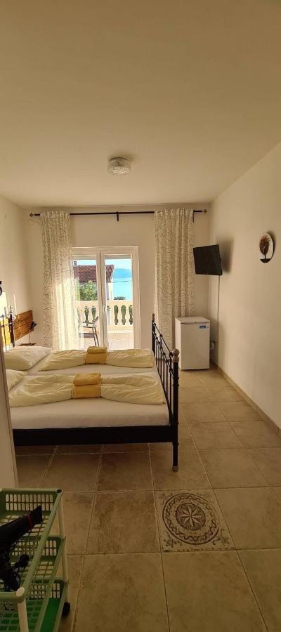 Bed & Breakfast Ruzica Novi Vinodolski Exteriör bild